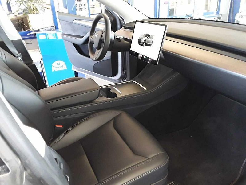 Tesla Model Y ZAMLUVENO ! TZ 93 % - fotka 4 z 7