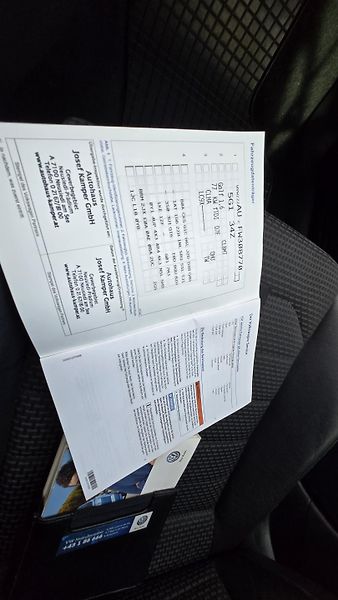 Volkswagen Golf 1.6TDI  DSG COMFORT 77KW - fotka 40 z 44