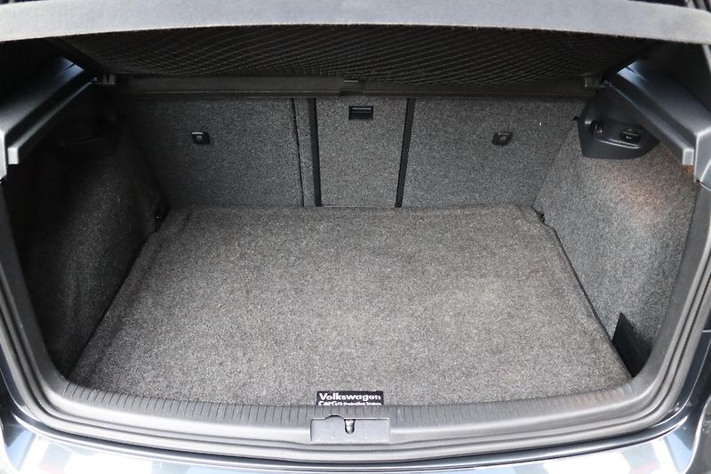 Volkswagen Golf GTI 2.0TSI 147kW - fotka 38 z 47