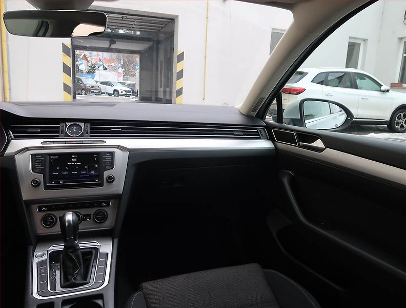 Volkswagen Passat (2017) 2.0 TDI, Automat, Navi - fotka 8 z 20