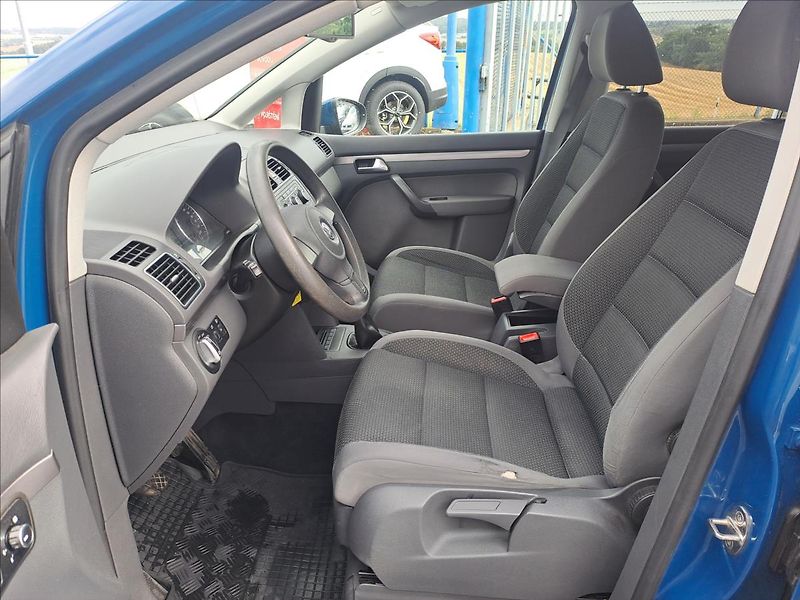 Volkswagen Touran 1,4 i CNG KOUPENO CZ - fotka 5 z 15