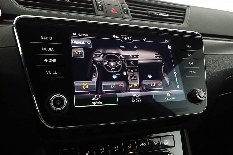 Škoda Superb (2024) Sportline 2.0 TDI - fotka 17 z 26