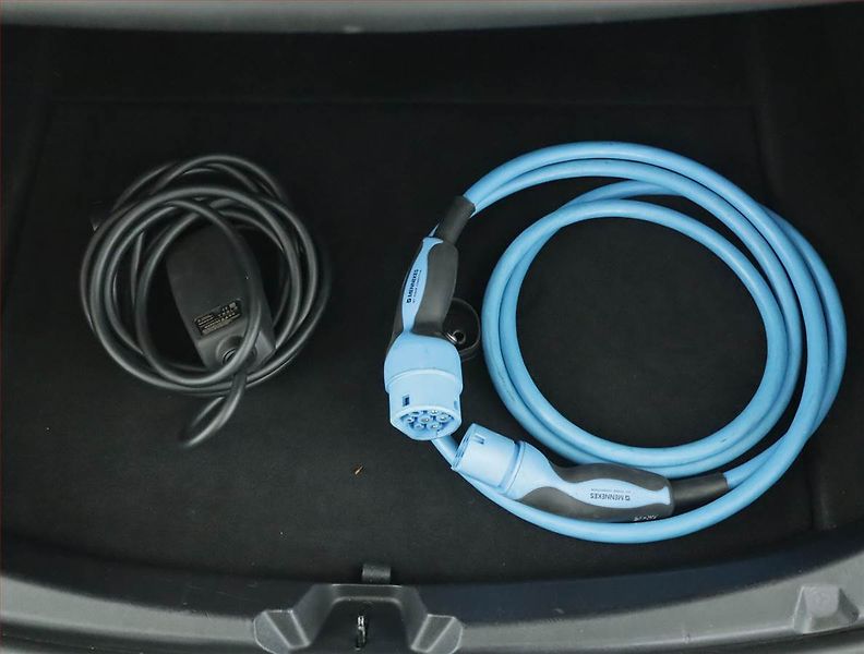 Tesla Model 3 (2019) Std Range Plus 55kWh, SoH 79% - fotka 22 z 22