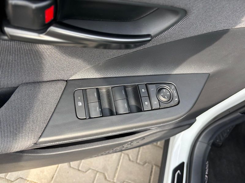 Toyota C-HR 2,0 HEV e-CVT Style - fotka 12 z 27