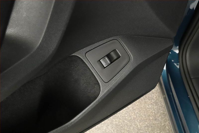 Volkswagen Tiguan (2021) Elegance 2.0 TSI - fotka 20 z 21