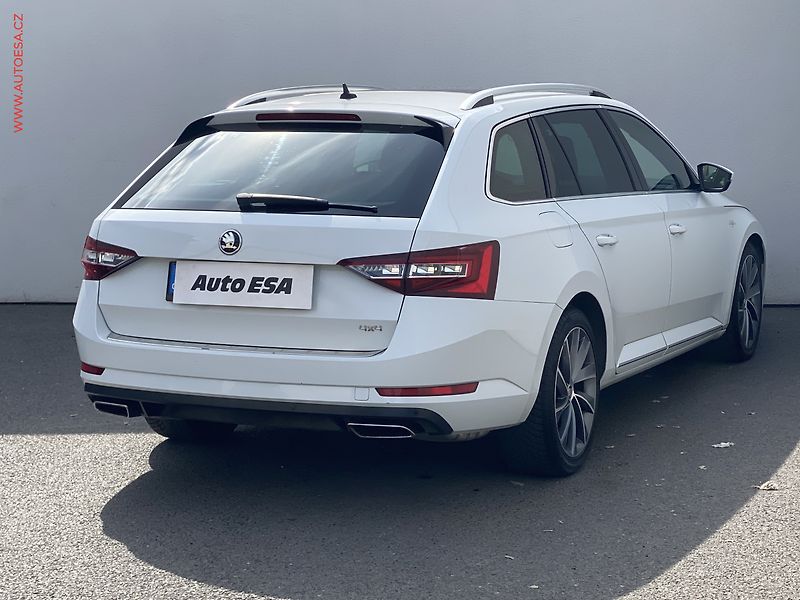 Škoda Superb (2018) 2.0 TSI 4x4, L&K, DSG, TZ - fotka 4 z 19