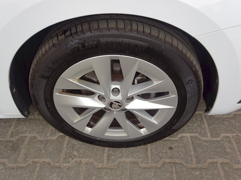 Škoda Octavia (2023) STYLE PLUS TD 85/2.0 M6F + taž - fotka 12 z 21