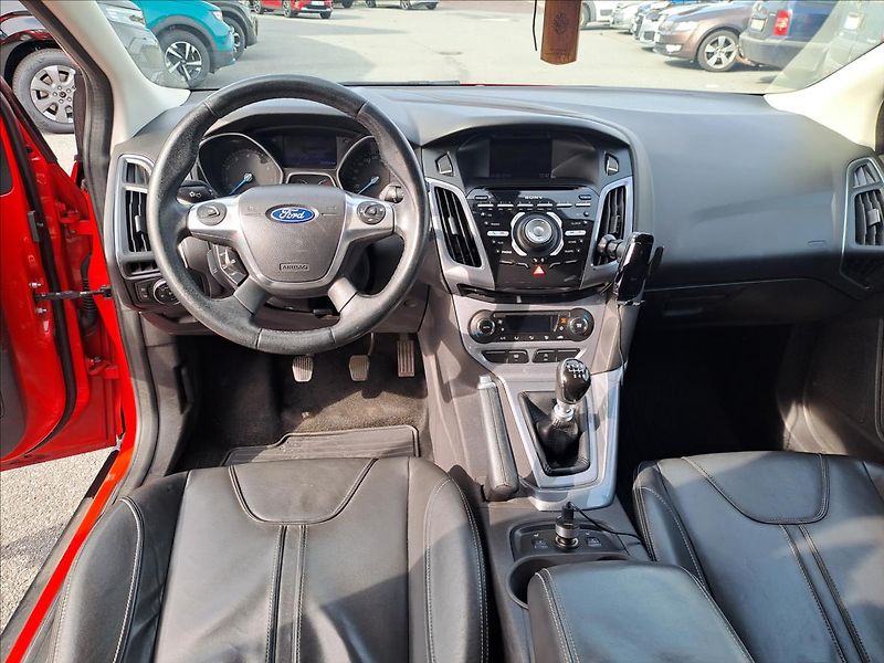 Ford Focus 1,6 EcoBoost 110kw - fotka 10 z 17