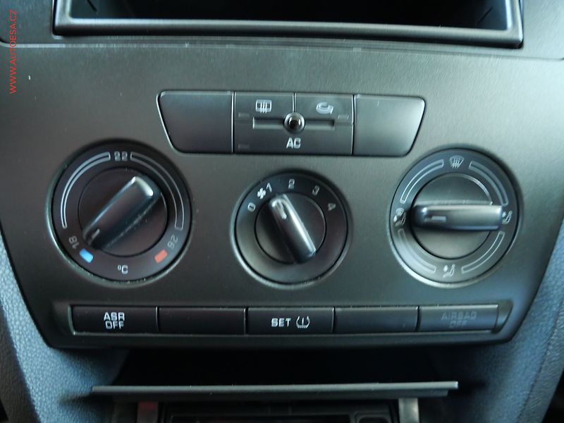 Škoda Octavia (2005) 1.6i, 2.maj,ČR, Ambiente - fotka 16 z 17