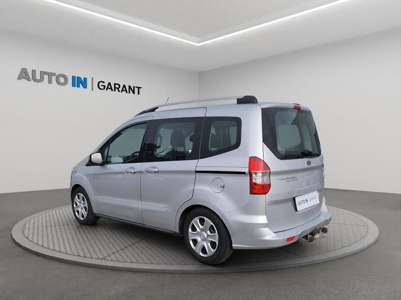 Ford Tourneo Courier (2015) TREND 1.0 EcoBoost 74kW, ČR, S - fotka 7 z 22