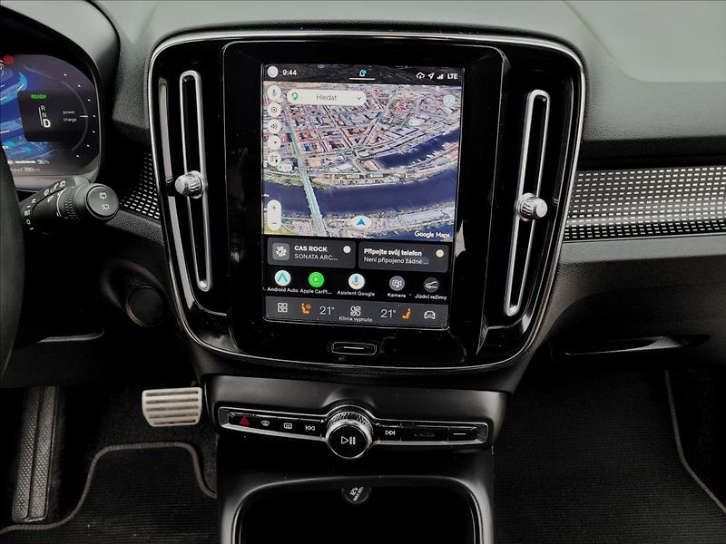 Volvo XC40 0,0 twin plus 300kw 78kWH 4x4 - fotka 23 z 49