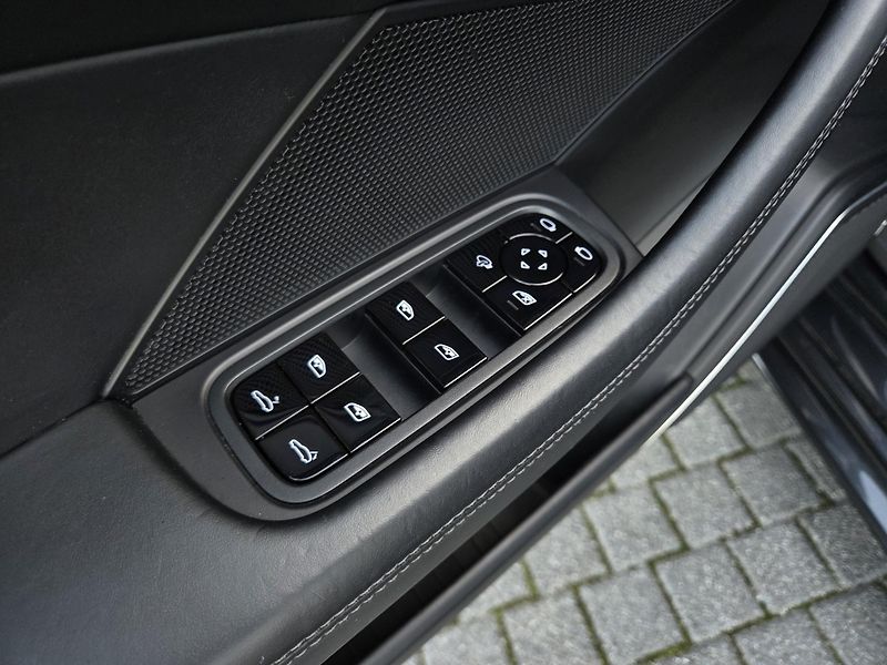 Porsche Panamera TURBO ZÁRUKA APPROVED!!! - fotka 16 z 59