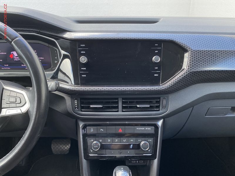 Volkswagen T-Cross (2020) 1.0 TSi, Style, DSG, LED - fotka 12 z 18