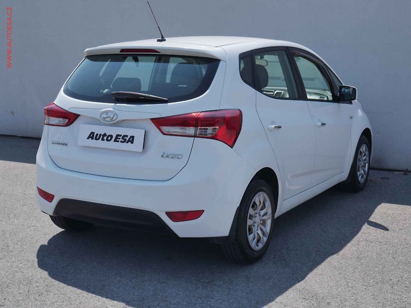 Hyundai ix20 (2019) 1.6CVVT, ČR, AC - fotka 4 z 16
