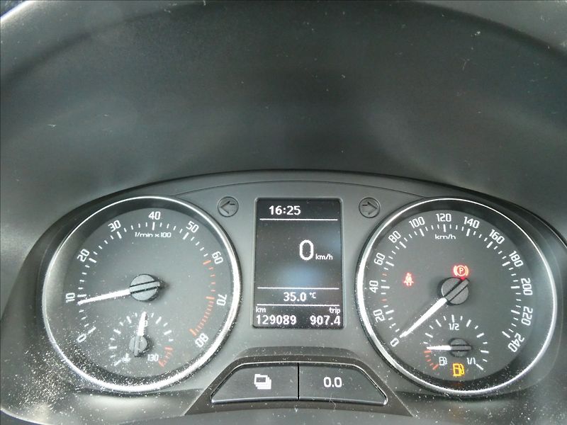 Škoda Roomster 1,2 TSI 77kW Elegance,2 x kola - fotka 33 z 48