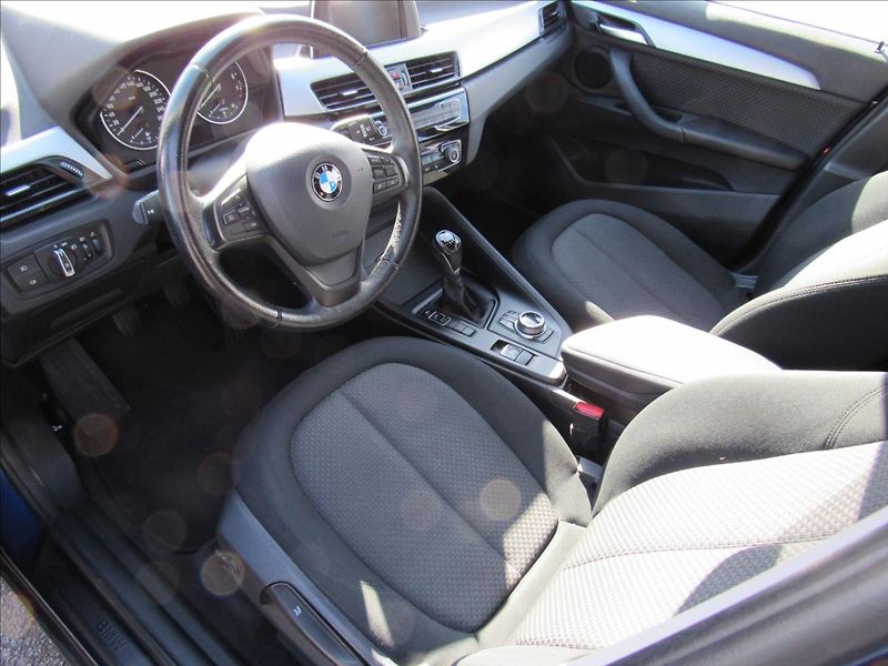 BMW X1 1,5 T sDrive 18i Manuál - fotka 9 z 32
