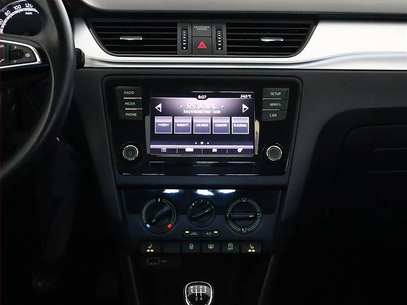 Škoda Rapid (2018) 1.0 TSI, Park. senzory - fotka 9 z 12