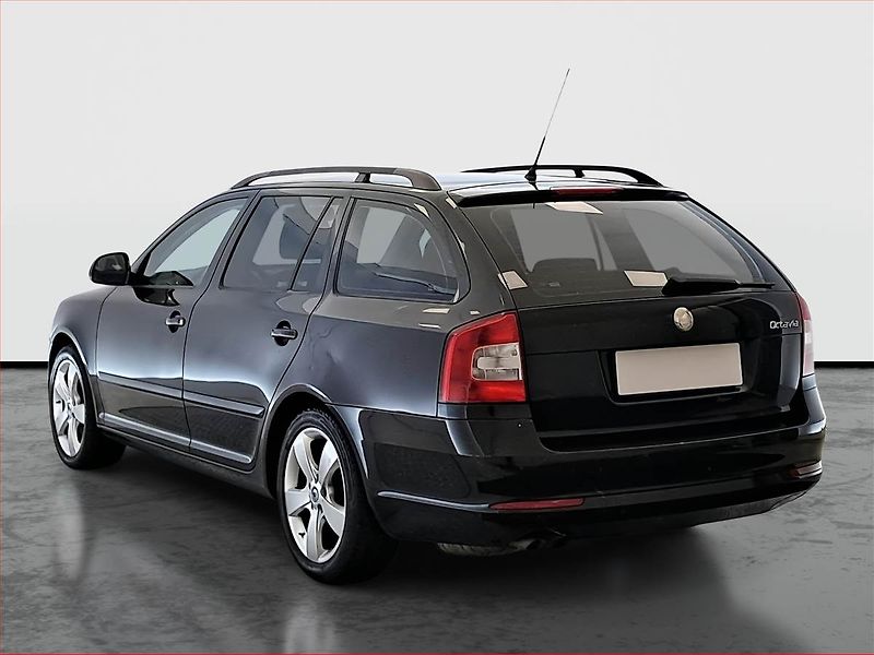 Škoda Octavia (2009) Ambiente 1.8 TSI, Serv.kniha - fotka 4 z 19