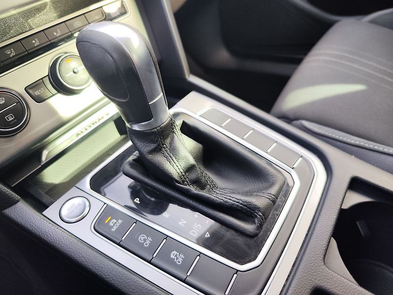 Volkswagen Passat 2.0 Bi-TDI/176kW Alltrack DSG - fotka 23 z 32