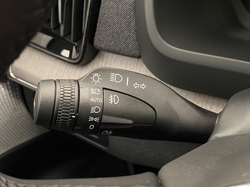 Volvo XC90 (2026) T8 AWD RECHARGE DARK ULTRA - fotka 32 z 75