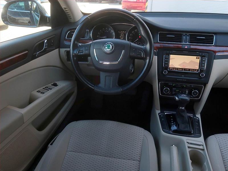 Škoda Superb (2012) Elegance 2.0 TDI, Automat - fotka 7 z 16