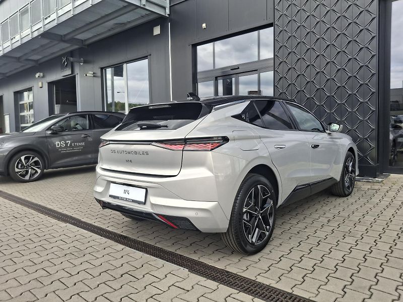DS Automobiles DS N°4 (2026) N°4  PERFORMANCE LINE HYBRID   - fotka 26 z 29