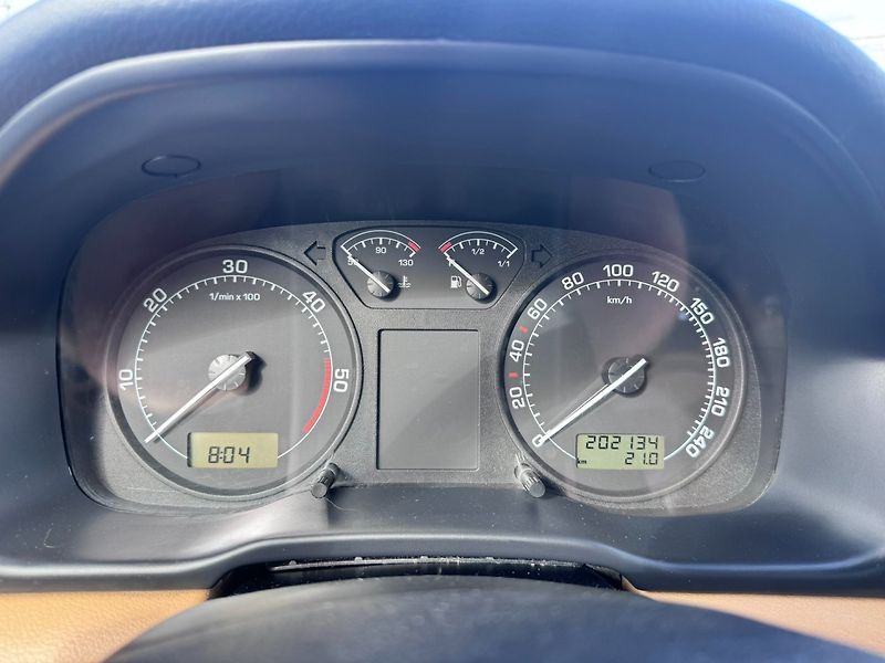 Škoda Octavia (2004) 1,9 TDI 81 KW ELEGANCE TAŽNÉ - fotka 22 z 42