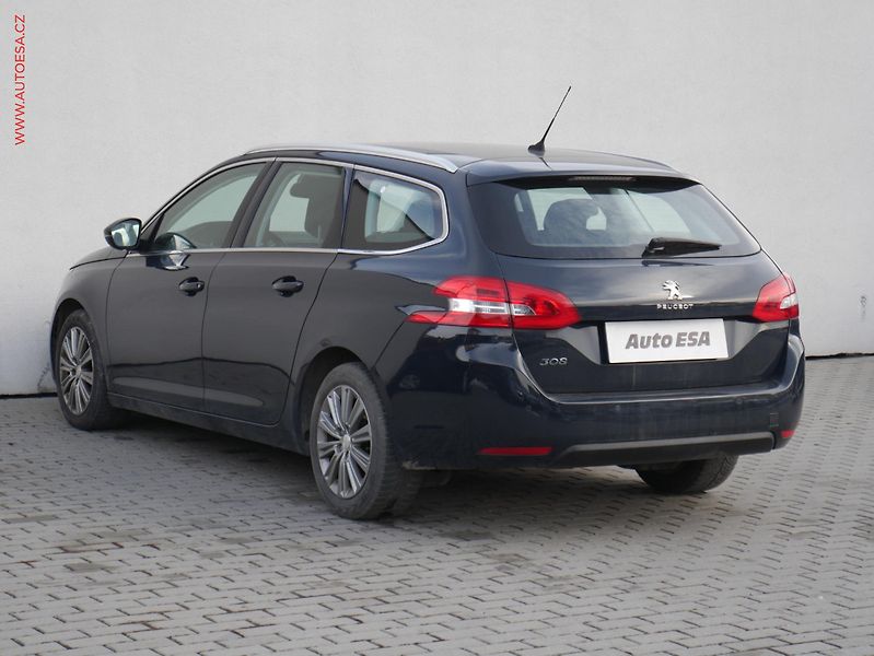 Peugeot 308 (2018) 2.0 HDi, ČR, Allure, AT - fotka 6 z 16