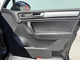 Volkswagen Touareg (2011) 3.0TDI R line 180kW - náhled 12