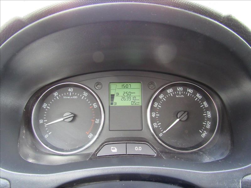 Škoda Fabia 1,2 TSi 63kW Combi - fotka 13 z 31