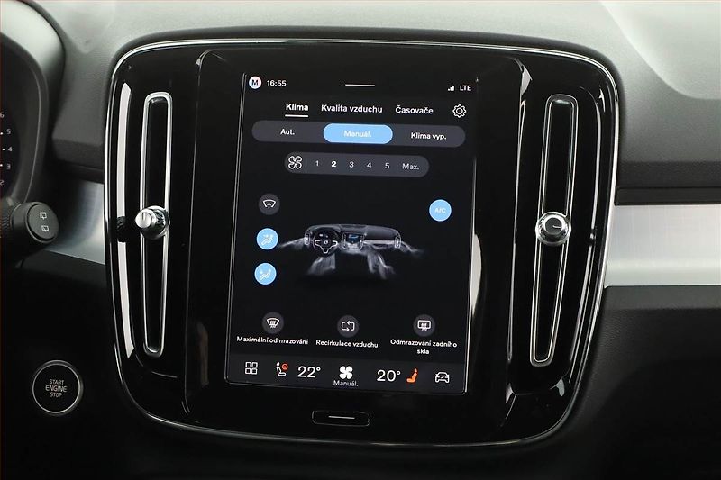 Volvo XC40 (2026) B3 - fotka 12 z 23