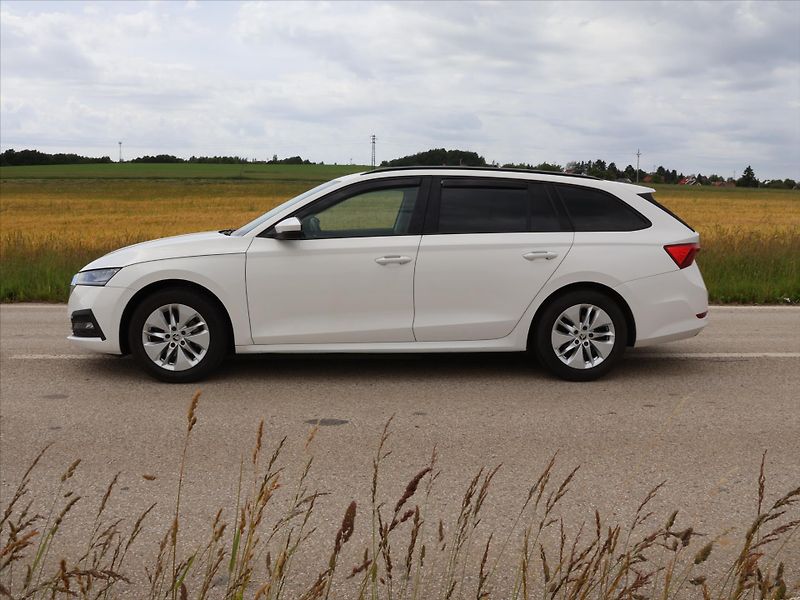 Škoda Octavia 2,0 TDI 85kW Ambition CZ - fotka 4 z 32