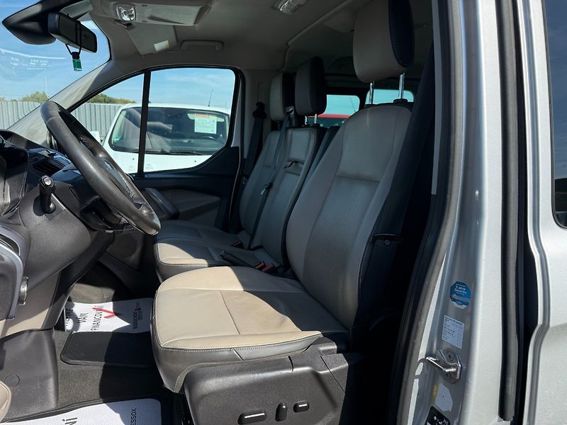 Ford Tourneo Custom (2016) 2.0TDCi 96kW *L2H1*ALU*Tažné* - fotka 10 z 24