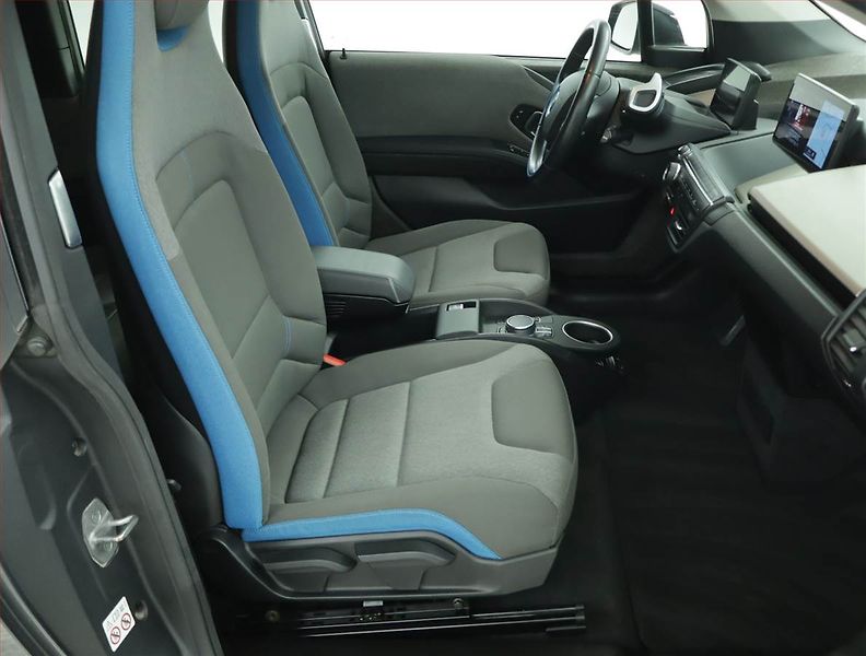 BMW i3 (2021) 120Ah BEV, SoH 92% - fotka 9 z 18