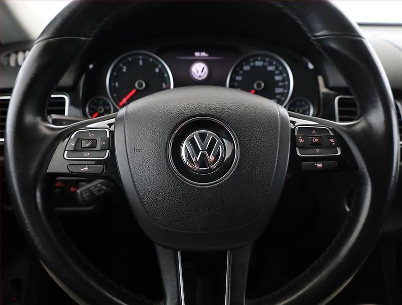 Volkswagen Touareg (2012) 3.0 TDI, 4X4, Automat - fotka 8 z 17
