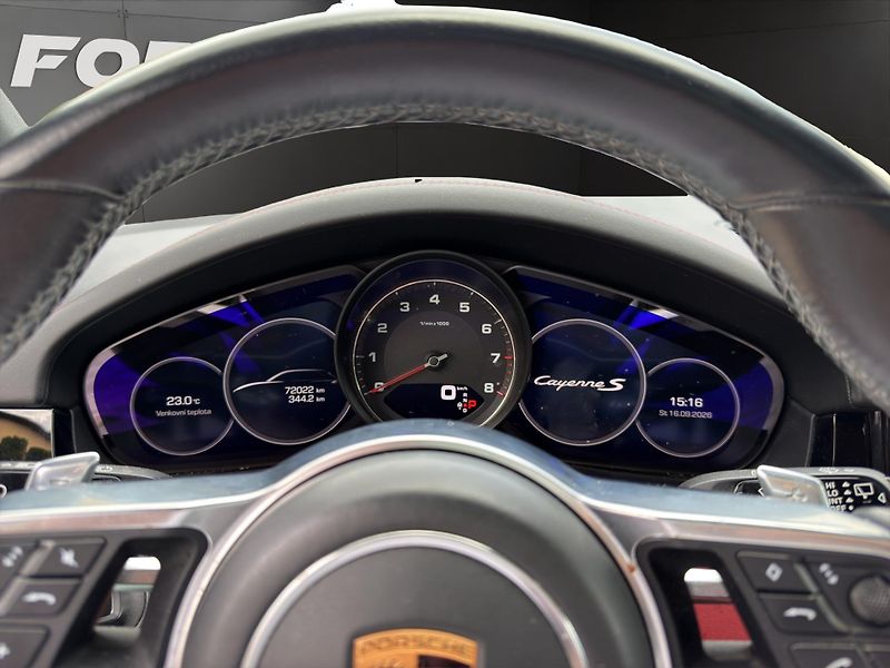 Porsche Cayenne (2019) CAYENNE S 324KW METRIX PANORAM - fotka 11 z 27