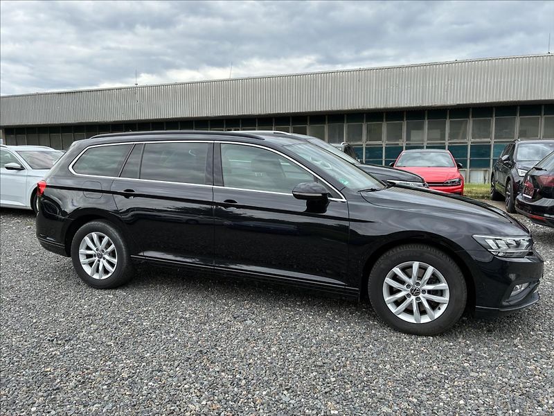 Volkswagen Passat 2,0 PANORAMA,WEBASTO,TAŽNÉ - fotka 8 z 28