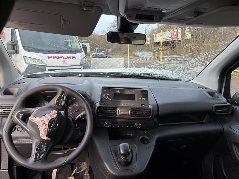Opel Combo 1.2 T 81 kW 5 míst ČR DPH - fotka 9 z 17