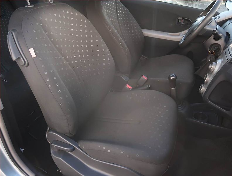 Toyota Yaris (2008) 1.0 VVT-i, nová STK, Klima - fotka 9 z 16