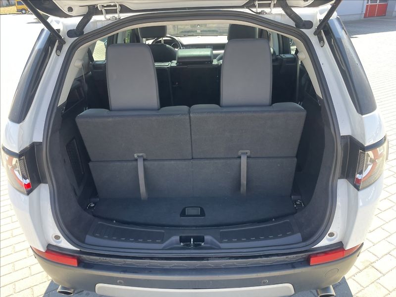 Land Rover Discovery Sport 2,0 TD4 132kw AWD Pano 7mist T - fotka 9 z 35
