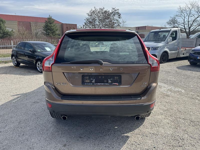 Volvo XC60 (2010) 2.4D5 151KW 1.Majitel AWD  - fotka 7 z 40