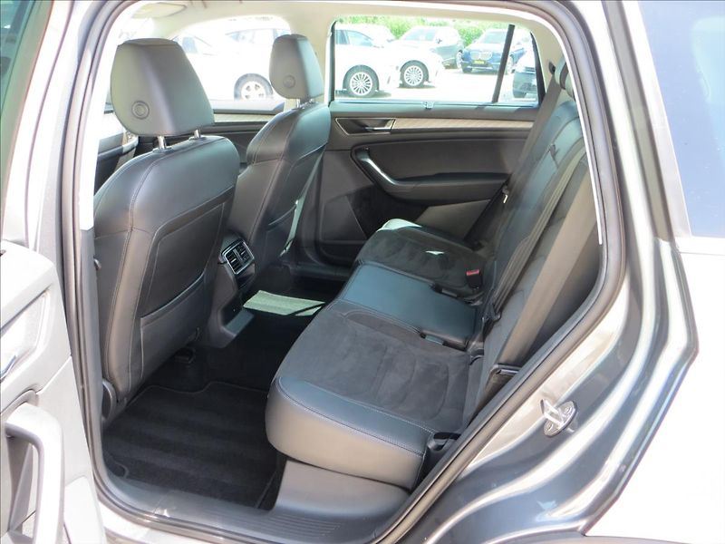 Škoda Kodiaq 2,0 TDI Style DSG 4x4 Tažné ČR - fotka 32 z 33