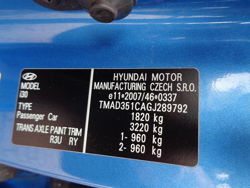 Hyundai i30 1.6i GDI Weekend - fotka 25 z 25