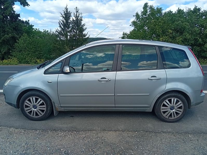 Ford C-MAX 1.6i Ghia, koupeno v ČR - fotka 2 z 23