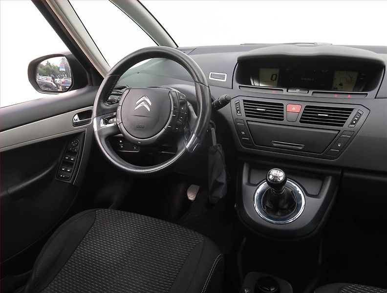 Citroën C4 Picasso (2013) 1.6 HDi, 7 míst, po STK, Tažné - fotka 7 z 17