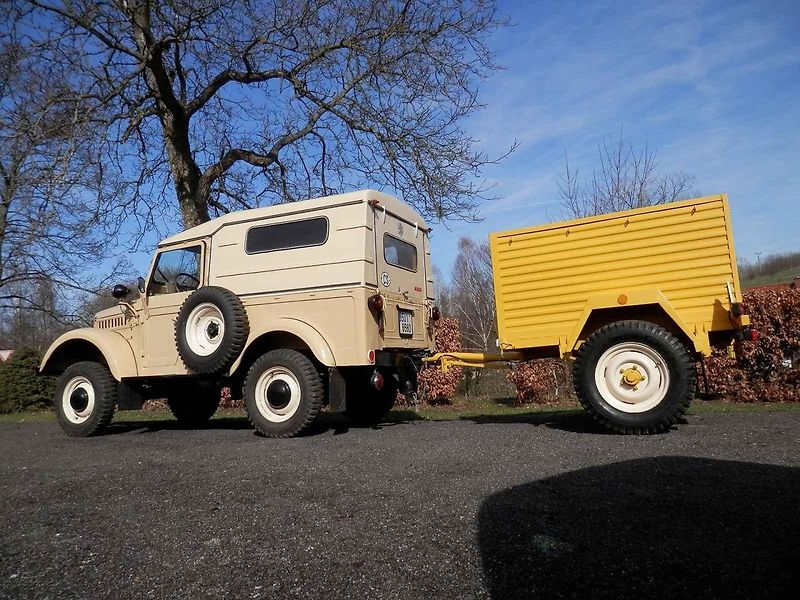 ARO M 461 v dokonale zrenonovovaném stavu.