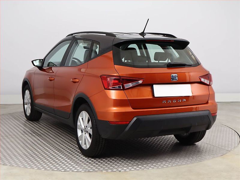 Seat Arona (2019) 1.0 TSI, Automat, Navi - fotka 4 z 19