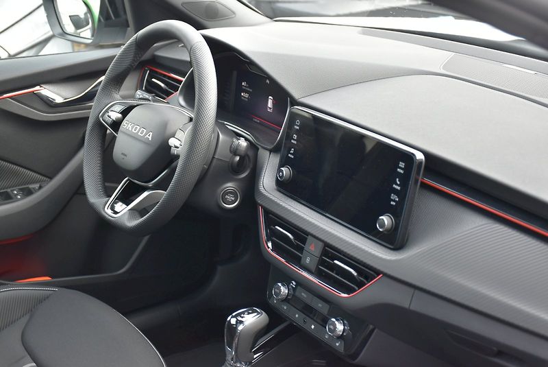 Škoda Kamiq (2025) Monte Carlo 1,0 TSI 85 kW 7° a - fotka 21 z 36