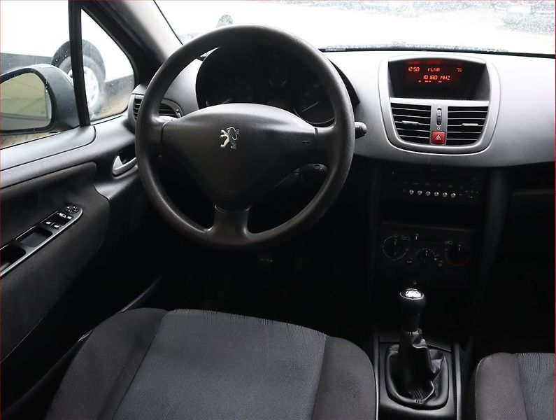 Peugeot 207 (2010) 1.4, Serv.kniha, jezdí výborně - fotka 7 z 14