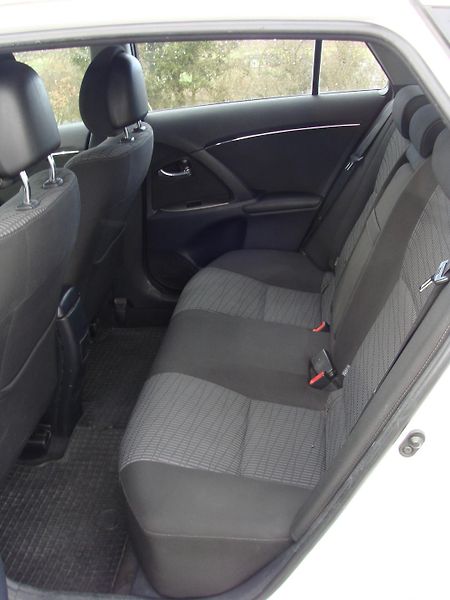 Toyota Avensis 2.0 D-4D, 93 kW,klima,p.kamera - fotka 10 z 30